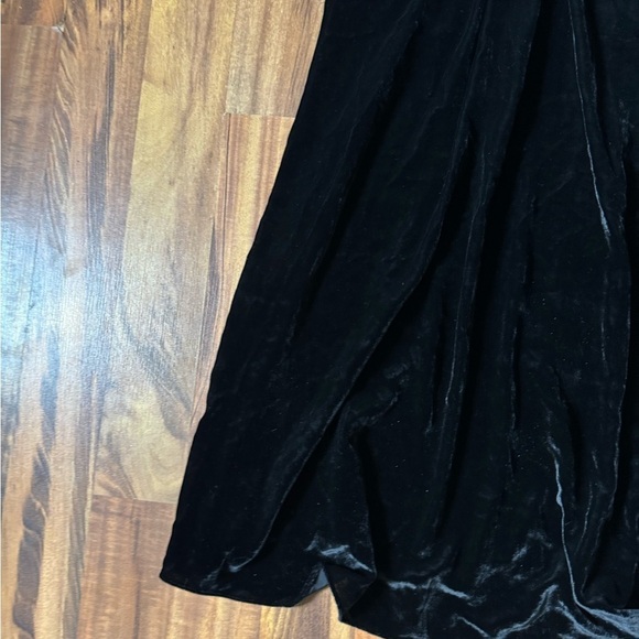 Urban Outfitters Dahlia Embroidered Beaded Velvet Maxi Dress Black NWT - Picture 5 of 9